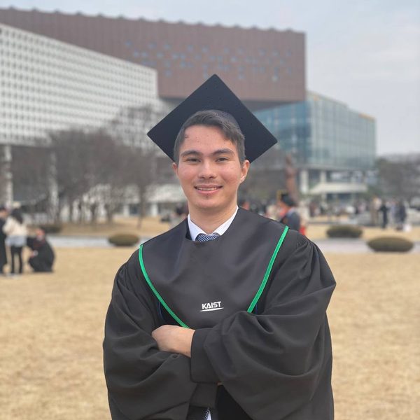 Azamat Armanuly at KAIST graduation